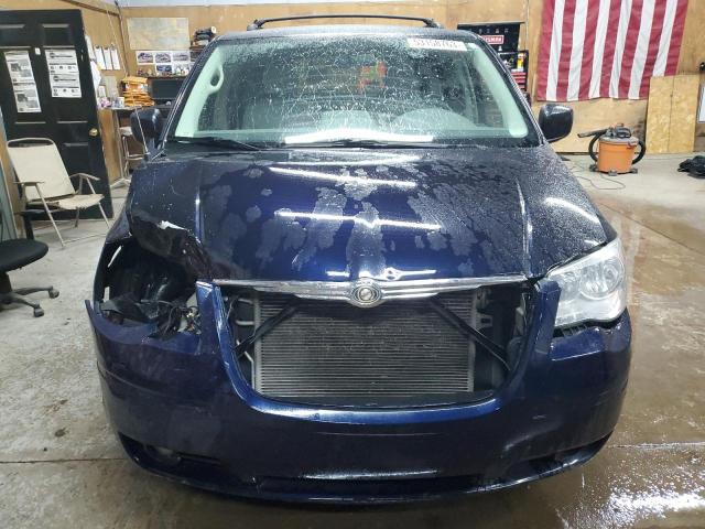 Photo 5 from auction – 2010 CHRYSLER TOWN & COU with VIN 2A4RR5D10AR193880