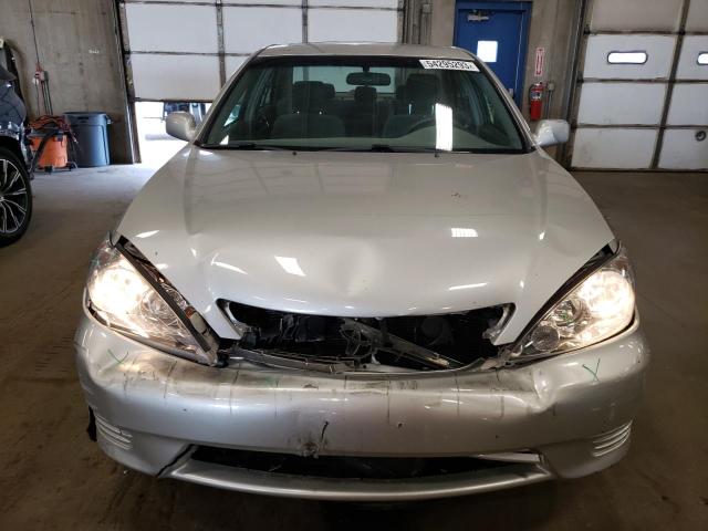 Photo 5 from auction – 2005 TOYOTA CAMRY LE with VIN 4T1BE32K95U016090