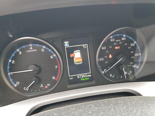 Photo 9 from auction – 2018 TOYOTA RAV4 with VIN JTMRFREV5JD249015