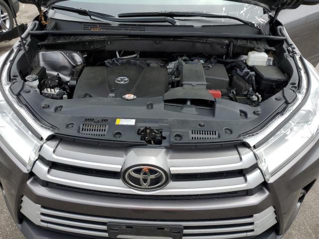 Photo 11 from auction – 2019 TOYOTA HIGHLANDER with VIN 5TDJZRFH6KS621822