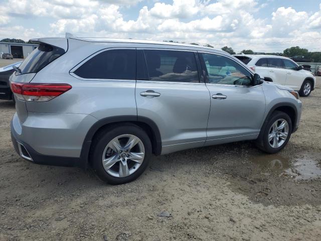Photo 3 from auction – 2017 TOYOTA HIGHLANDER with VIN 5TDDZRFH7HS471340