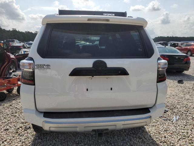 Photo 6 from auction – 2018 TOYOTA 4RUNNER SR with VIN JTEBU5JR7J5578071