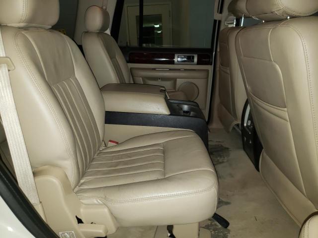 Photo 10 from auction – 2005 LINCOLN NAVIGATOR with VIN 5LMFU28555LJ23558