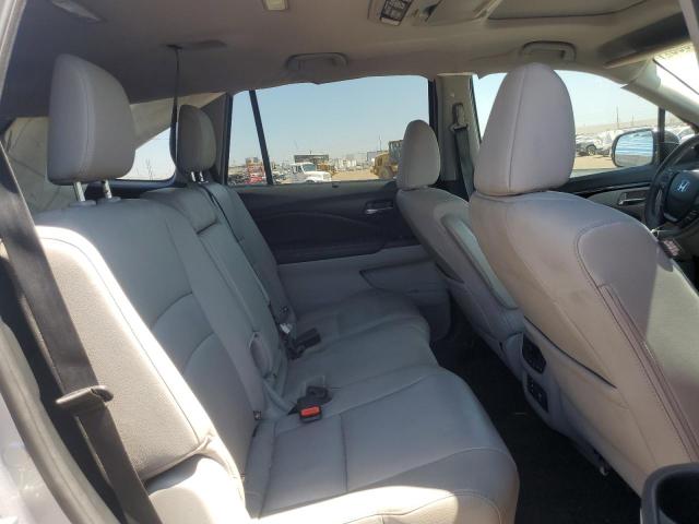 Photo 11 from auction – 2017 HONDA PILOT TOUR with VIN 5FNYF5H94HB021707