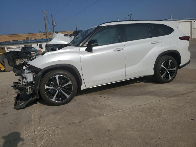 TOYOTA HIGHLANDER 2022 with VIN 5TDJZRAH9NS096489 - Photo from auction