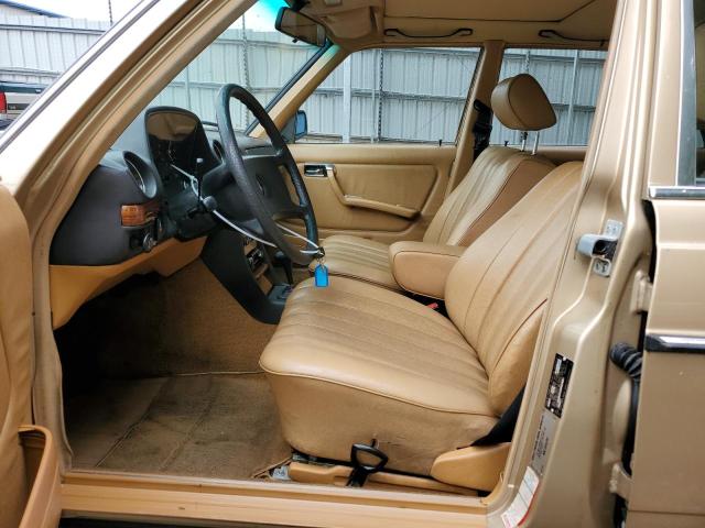 Photo 7 from auction – 1981 MERCEDES-BENZ 300 D with VIN WDBAB30A1BB250197