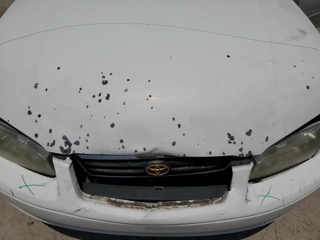 Photo 11 from auction – 2000 TOYOTA CAMRY CE with VIN 4T1BG22K7YU957045