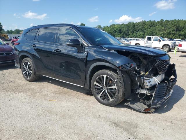Photo 4 from auction – 2021 TOYOTA HIGHLANDER with VIN 5TDLZRAH0MS040044