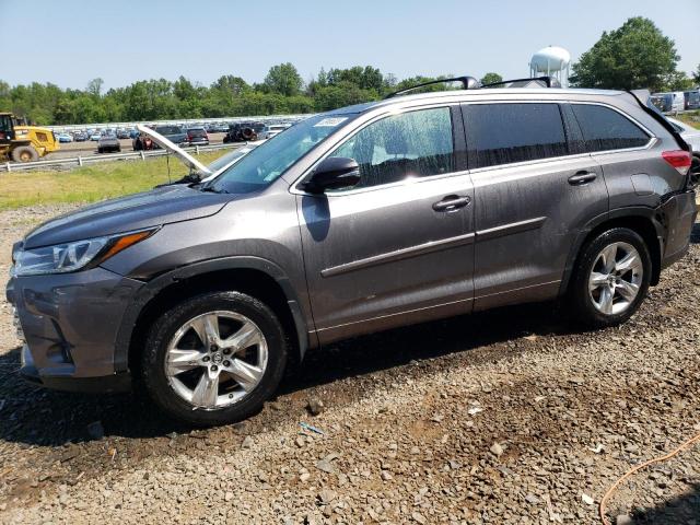 TOYOTA HIGHLANDER 2018 with VIN 5TDDZRFH6JS900263 - Photo from auction