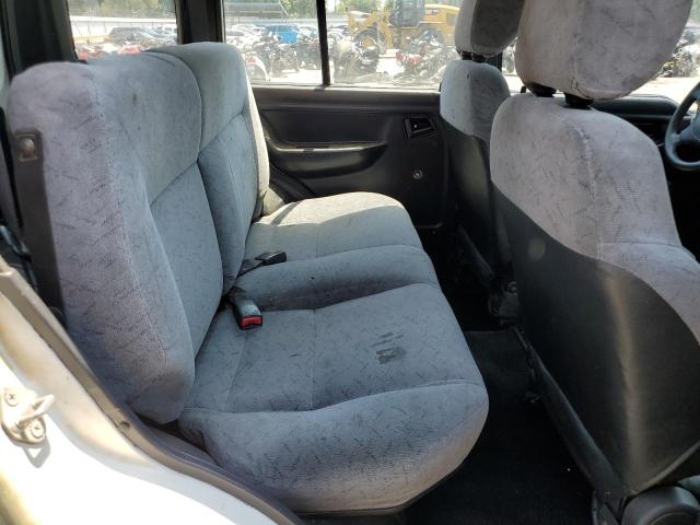Photo 11 from auction – 1998 CHEVROLET TRACKER with VIN 2CNBE1363W6917722