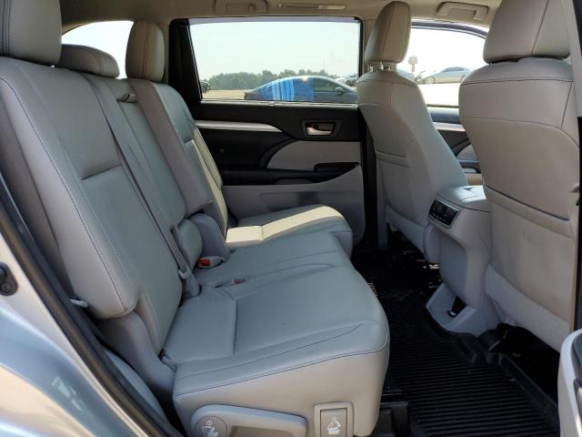 Photo 11 from auction – 2017 TOYOTA HIGHLANDER with VIN 5TDKZRFH8HS521475