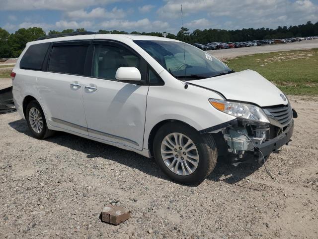 Photo 4 from auction – 2013 TOYOTA SIENNA XLE with VIN 5TDYK3DC2DS323276