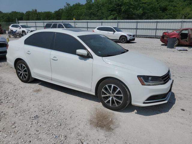 Photo 4 from auction – 2017 VOLKSWAGEN JETTA SE with VIN 3VWDB7AJ2HM231841
