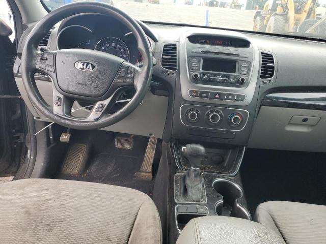 Photo 8 from auction – 2015 KIA SORENTO LX with VIN 5XYKTDA71FG659310