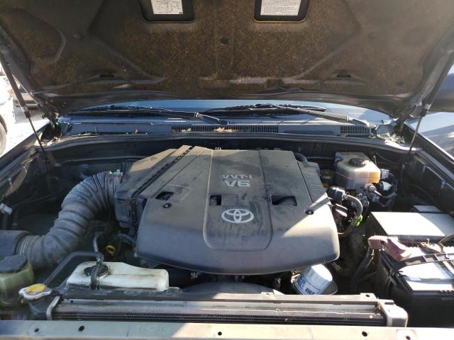 Photo 11 from auction – 2004 TOYOTA 4RUNNER SR with VIN JTEZU14R748018797