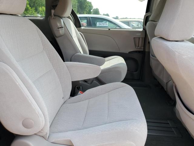 Photo 11 from auction – 2017 TOYOTA SIENNA LE with VIN 5TDKZ3DC3HS842814