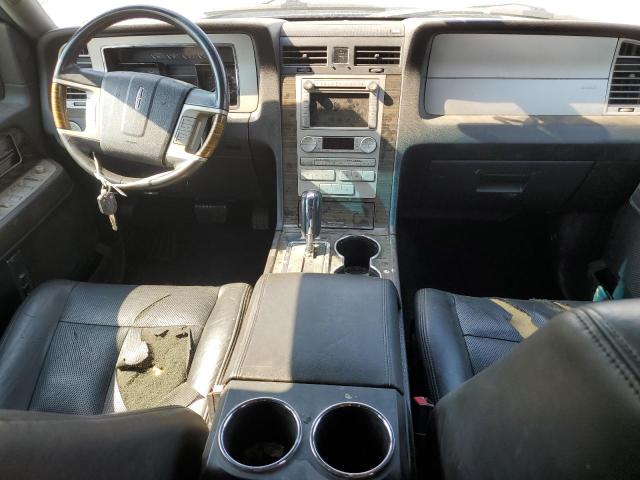 Photo 8 from auction – 2010 LINCOLN NAVIGATOR with VIN 5LMJJ2J5XAEJ04726
