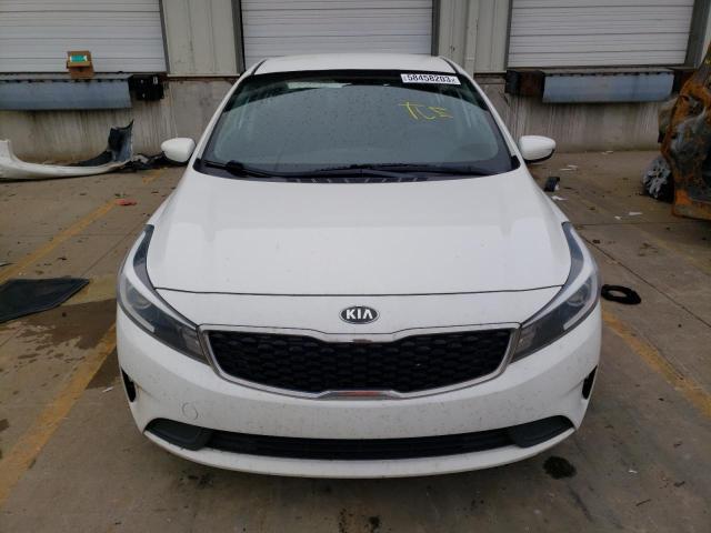 Photo 5 from auction – 2017 KIA FORTE LX with VIN 3KPFK4A79HE072356
