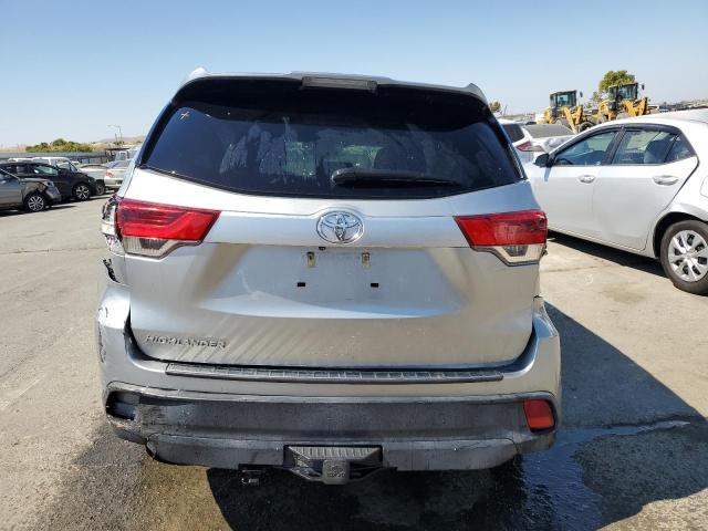 Photo 6 from auction – 2018 TOYOTA HIGHLANDER with VIN 5TDZZRFH4JS255568