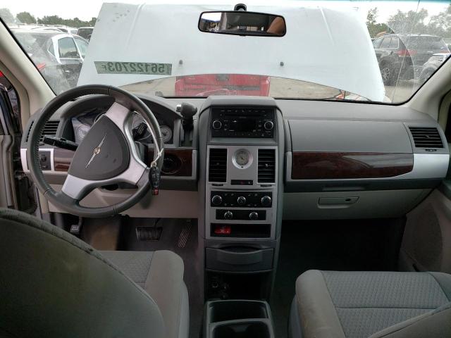 Photo 8 from auction – 2010 CHRYSLER TOWN & COU with VIN 2A4RR5D11AR423202