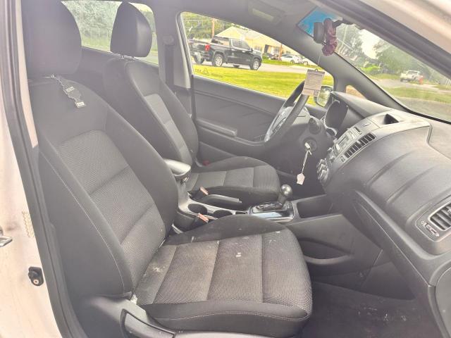 Photo 5 from auction – 2017 KIA FORTE LX with VIN 3KPFK4A75HE035630
