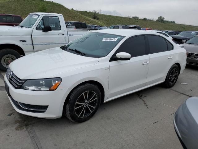 VOLKSWAGEN PASSAT S 2015 with VIN 1VWAT7A39FC015047 - Photo from auction