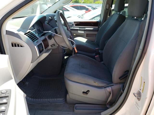 Photo 7 from auction – 2010 CHRYSLER TOWN & COU with VIN 2A4RR5D15AR491549