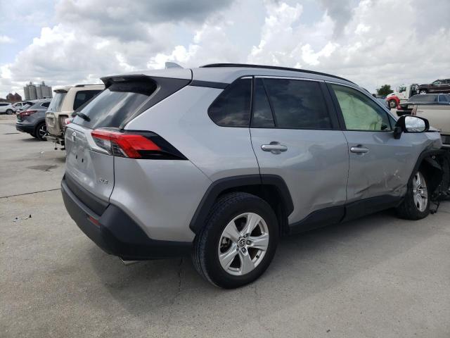 Photo 3 from auction – 2021 TOYOTA RAV4 XLE with VIN JTMW1RFV2MD062254