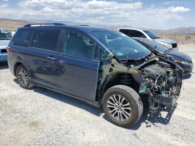 Photo 4 from auction – 2018 TOYOTA SIENNA XLE with VIN 5TDYZ3DC7JS901198