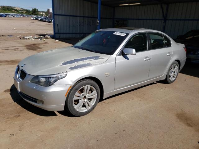 BMW 528 2009 مع رقم تعريف المركبة WBANV13599C150931 - صورة من المزاد