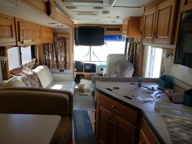 Photo 5 from auction – 2004 HOLI VACATIONER with VIN 5B4MPA7GX43389830