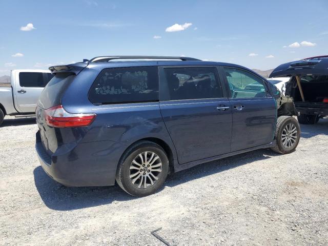 Photo 3 from auction – 2018 TOYOTA SIENNA XLE with VIN 5TDYZ3DC7JS901198
