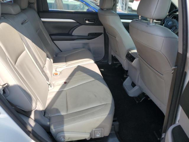 Photo 11 from auction – 2018 TOYOTA HIGHLANDER with VIN 5TDKZRFH9JS530532