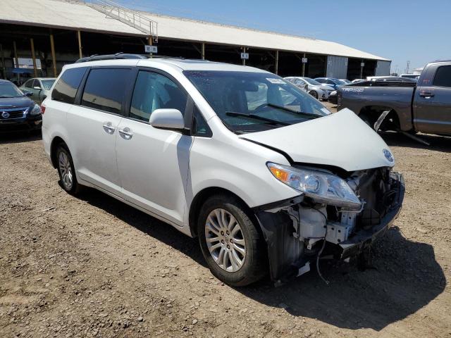 Photo 4 from auction – 2015 TOYOTA SIENNA XLE with VIN 5TDYK3DC5FS587790