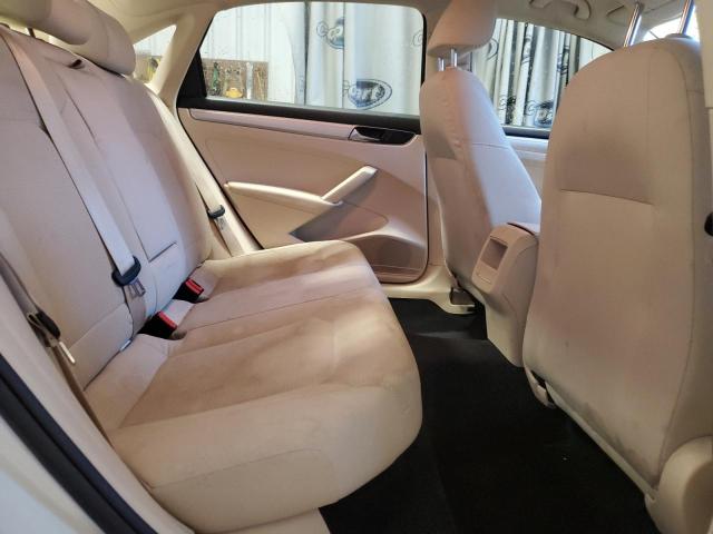 Photo 10 from auction – 2017 VOLKSWAGEN PASSAT S with VIN 1VWAT7A38HC024924