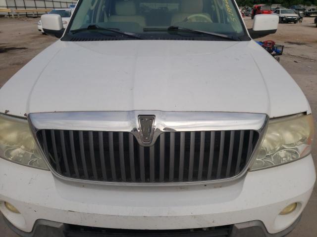 Photo 11 from auction – 2004 LINCOLN NAVIGATOR with VIN 5LMFU28R14LJ10338