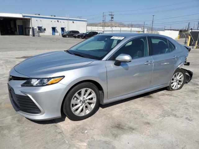 Photo 1 from auction – 2022 TOYOTA CAMRY LE with VIN 4T1C11AK4NU622452