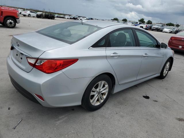Photo 3 from auction – 2014 HYUNDAI SONATA GLS with VIN 5NPEB4AC2EH900974