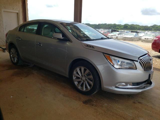 Photo 4 from auction – 2016 BUICK LACROSSE with VIN 1G4GB5G38GF138653