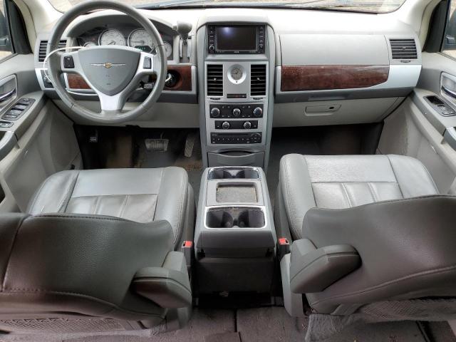 Photo 8 from auction – 2010 CHRYSLER TOWN & COU with VIN 2A4RR5D1XAR110259