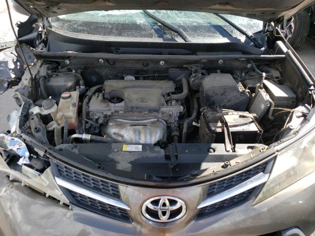 Photo 12 from auction – 2015 TOYOTA RAV4 LE with VIN JTMBFREV9FD156748