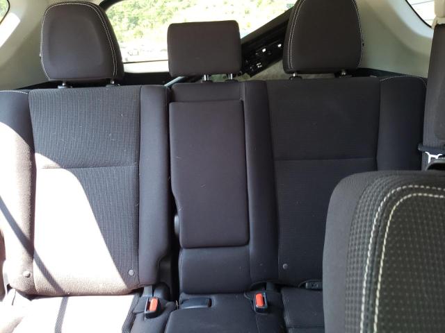 Photo 10 from auction – 2016 TOYOTA RAV4 XLE with VIN JTMRFREV2GD196640