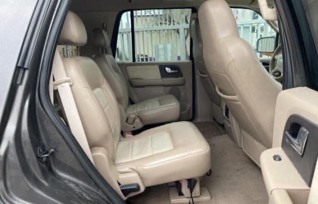 Photo 6 from auction – 2005 FORD EXPEDITION with VIN 1FMPU175X5LA45586