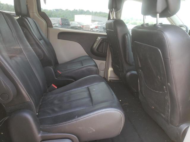 Photo 11 from auction – 2016 CHRYSLER TOWN & COU with VIN 2C4RC1BG2GR268529