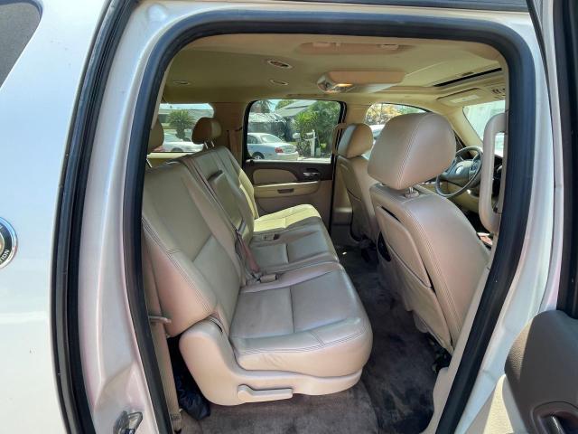 Photo 6 from auction – 2010 CHEVROLET SUBURBAN K with VIN 1GNUKKE36AR279243