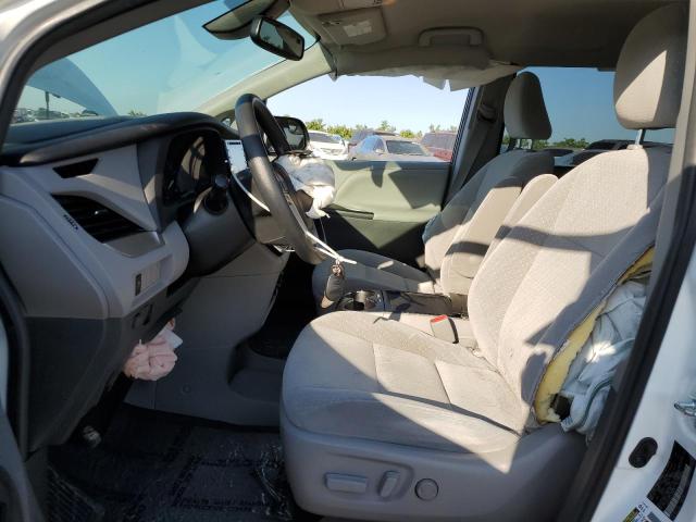Photo 7 from auction – 2018 TOYOTA SIENNA LE with VIN 5TDKZ3DC3JS936729