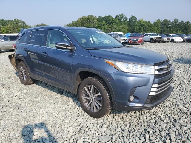 Photo 4 from auction – 2017 TOYOTA HIGHLANDER with VIN 5TDKZRFH3HS519701