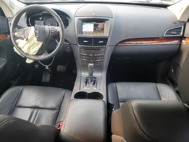 Photo 8 from auction – 2019 LINCOLN MKT with VIN 2LMHJ5AT6KBL00570