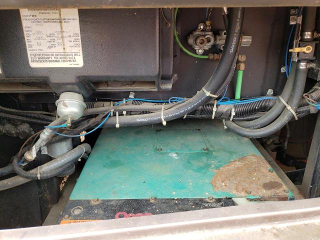 Photo 7 from auction – 1998 FREIGHTLINER CHASSIS V with VIN 4UZ6VLCA7WC954894