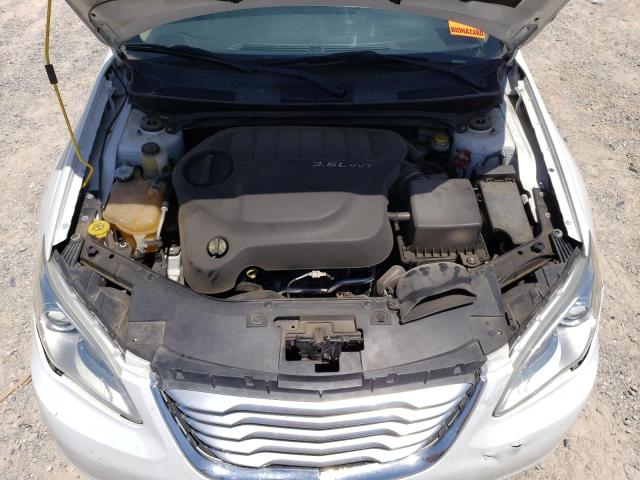 Photo 11 from auction – 2013 CHRYSLER 200 LIMITE with VIN 1C3CCBCG8DN679571